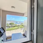 Pretty Cocoon With Harbour View *