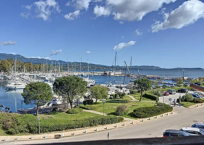 Pretty Cocoon With Harbour View